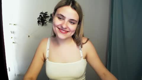 Snapshot of shy_sabrina_ chatting on 13, 5, 2026 shy_sabrina_ online show from 13, 5, 2026