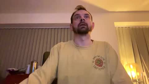 Snapshot of shyb35 chatting on 8, 2, 2025 shyb35 online show from 8, 2, 2025