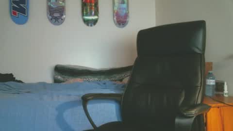 shyboyhugecum2020 online show from 28, 9, 2025