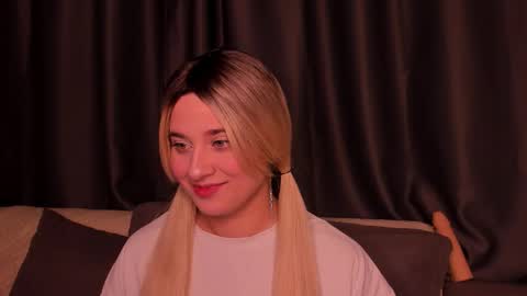 Snapshot of shybunny01 chatting on 15, 10, 2025 Mary online show from 15, 10, 2025