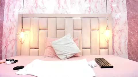 ELENA  online show from 6, 8, 2026