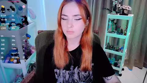 Snapshot of shyfoxxxy chatting on 30, 4, 2026 Effie online show from 30, 4, 2026