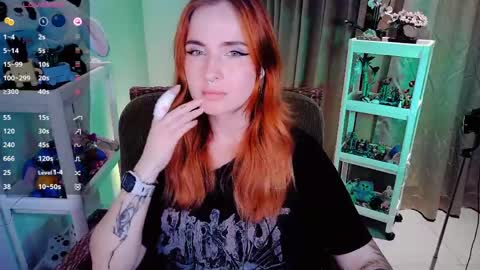 Snapshot of shyfoxxxy chatting on 19, 5, 2026 Effie online show from 19, 5, 2026
