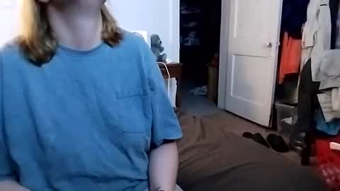 Snapshot of shylee538825 chatting on 12, 10, 2025 shylee538825 online show from 12, 10, 2025