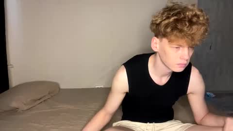 Snapshot of shyredstar chatting on 17, 12, 2024 Tom and Betty online show from 17, 12, 2024