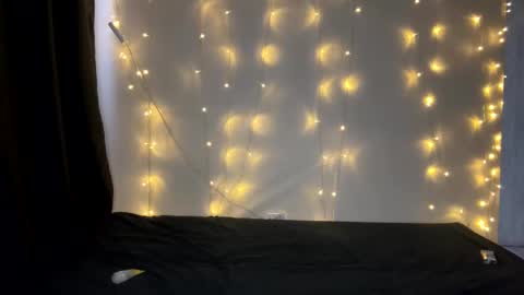 Snapshot of shyredstar chatting on 6, 1, 2025 Tom and Betty online show from 6, 1, 2025