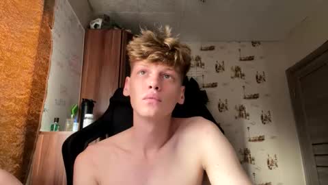 Snapshot of shyredstar chatting on 17, 10, 2025 Tom and Betty online show from 17, 10, 2025