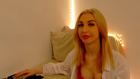 Snapshot of sia_a chatting on 4, 12, 2025 Anastasia online show from 4, 12, 2025