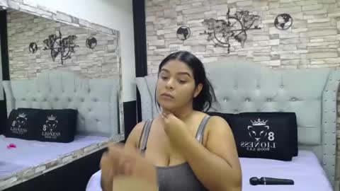 Snapshot of siacavad_sex chatting on 14, 10, 2025 Alicia online show from 14, 10, 2025