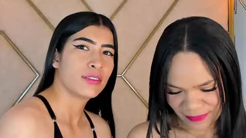 Siara and Zoe tattoo online show from 5, 8, 2026