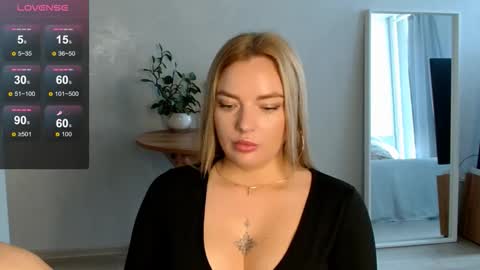 Snapshot of siberian_girl_ chatting on 19, 9, 2025 Eva online show from 19, 9, 2025