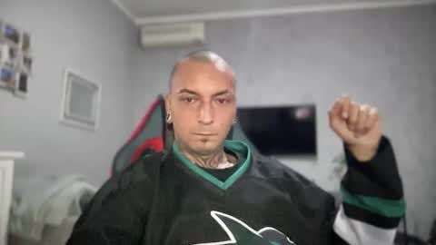 Snapshot of sidvicious23cm chatting on 24, 10, 2025 sidvicious23cm online show from 24, 10, 2025