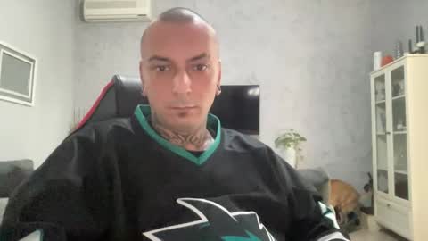 Snapshot of sidvicious23cm chatting on 19, 11, 2025 sidvicious23cm online show from 19, 11, 2025