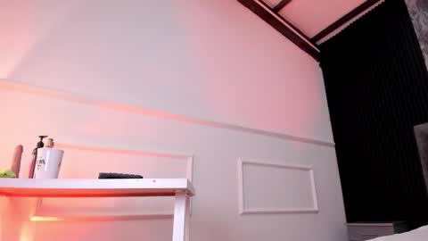 Siena Rosewood online show from 6, 2, 2026