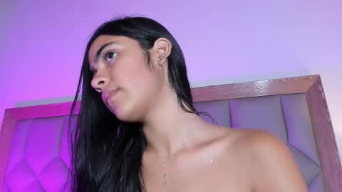 SIENA STONE online show from 5, 3, 2025