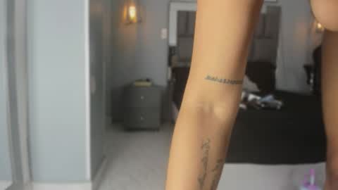 Snapshot of sienna_miller_27 chatting on 24, 10, 2025 Keira online show from 24, 10, 2025