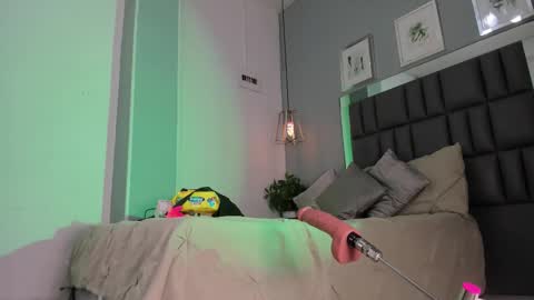 Keira online show from 25, 2, 2026