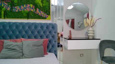 Sienna online show from 4, 11, 2025