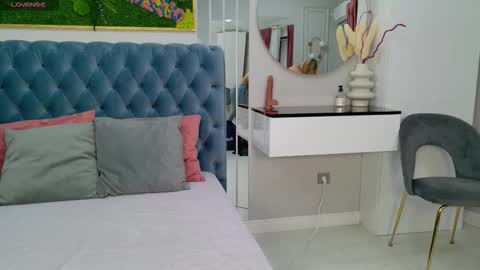 Sienna online show from 10, 11, 2025