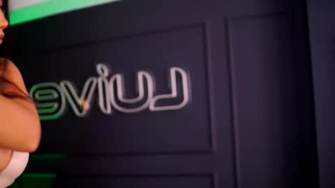 Sienna online show from 20, 10, 2025