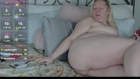 Snapshot of siennaxluxx chatting on 19, 6, 2026 Sienna Luxx online show from 19, 6, 2026