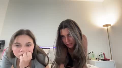 Snapshot of siensky chatting on 22, 7, 2026 Sienna online show from 22, 7, 2026
