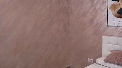 Snapshot of sierra_halle chatting on 7, 1, 2025 SIERRA online show from 7, 1, 2025