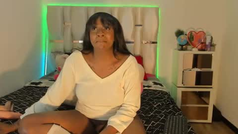 Snapshot of sierra_violet chatting on 9, 12, 2024 sierra_violet online show from 9, 12, 2024