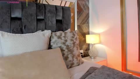 Snapshot of sierrataylor1 chatting on 28, 10, 2025 online show from 28, 10, 2025