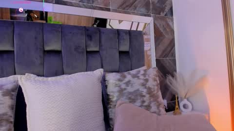 Snapshot of sierrataylor1 chatting on 19, 11, 2025 online show from 19, 11, 2025