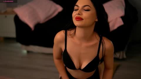 Snapshot of sierravyx chatting on 15, 10, 2025 Maria online show from 15, 10, 2025