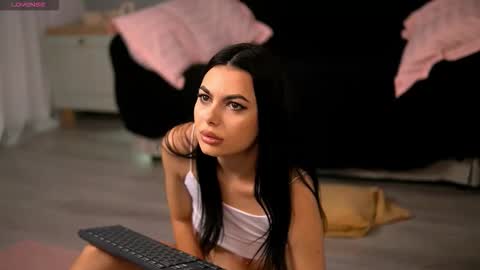 Snapshot of sierravyx chatting on 16, 10, 2025 Maria online show from 16, 10, 2025