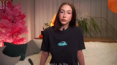 Eva  online show from 24, 10, 2025