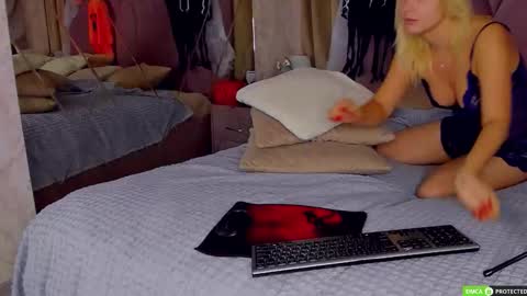 Snapshot of silascollins chatting on 19, 10, 2025 SilasCollins online show from 19, 10, 2025