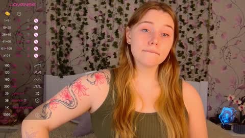 Snapshot of silent_princesses chatting on 4, 12, 2024 Chloe online show from 4, 12, 2024
