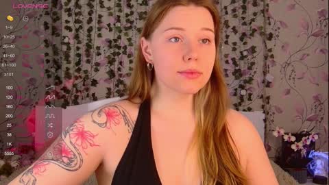 Snapshot of silent_princesses chatting on 6, 1, 2025 Chloe online show from 6, 1, 2025