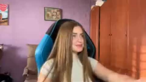 Snapshot of silksinner_ chatting on 11, 5, 2026 Erica online show from 11, 5, 2026