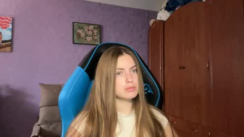 Snapshot of silksinner_ chatting on 22, 5, 2026 Erica online show from 22, 5, 2026