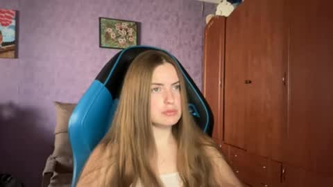 Snapshot of silksinner_ chatting on 24, 5, 2026 Erica online show from 24, 5, 2026
