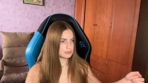 Snapshot of silksinner_ chatting on 10, 6, 2026 Erica online show from 10, 6, 2026