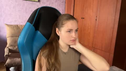 Snapshot of silksinner_ chatting on 17, 6, 2026 Erica online show from 17, 6, 2026