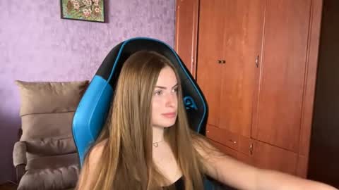 Snapshot of silksinner_ chatting on 22, 6, 2026 Erica online show from 22, 6, 2026