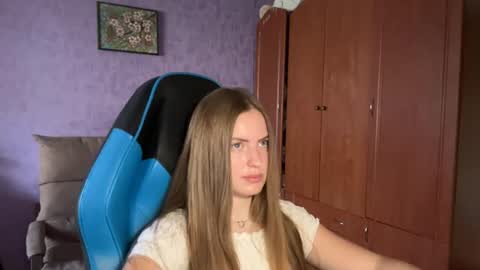 Snapshot of silksinner_ chatting on 23, 6, 2026 Erica online show from 23, 6, 2026