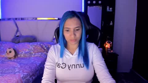 Snapshot of silver_jinx chatting on 17, 1, 2025 powder online show from 17, 1, 2025