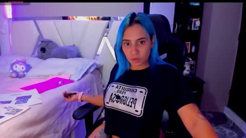 Snapshot of silver_jinx chatting on 7, 2, 2026 powder online show from 7, 2, 2026