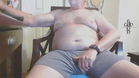 Snapshot of silverdaddy_1955 chatting on 19, 12, 2024 Daddy Bear online show from 19, 12, 2024
