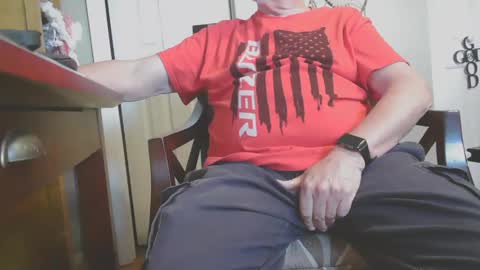 Snapshot of silverdaddy_1955 chatting on 30, 1, 2025 Daddy Bear online show from 30, 1, 2025