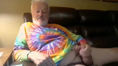 Snapshot of silverdaddy_1955 chatting on 31, 10, 2025 Daddy Bear online show from 31, 10, 2025