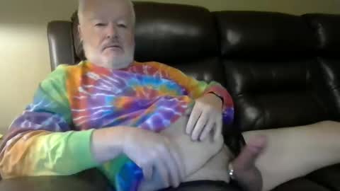 Snapshot of silverdaddy_1955 chatting on 20, 11, 2025 Daddy Bear online show from 20, 11, 2025