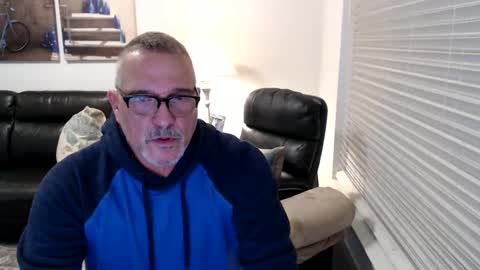 Snapshot of silveroli187 chatting on 5, 2, 2025 silveroli187 online show from 5, 2, 2025